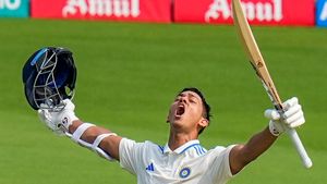    IND vs ENG: അടിയോടടി, സിക്‌സറില്‍ ചരിത്ര റെക്കോഡിട്ട് ജയ്‌സ്വാള്‍! സെവാഗിനും രോഹിത്തിനുമില്ല