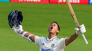   IND vs ENG: ജയ്‌സ്വാള്‍ ഹീറോ, അവന്‍ സച്ചിനെ ഓര്‍മിപ്പിക്കുന്നു! കാരണം ശാസ്ത്രി പറയും