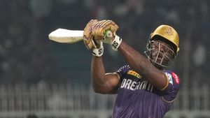    IPL 2024: വേണ്ടത് 3 സിക്‌സര്‍, ചരിത്ര നേട്ടത്തിലേക്ക് റസല്‍; കോലിയെ കാത്ത് വമ്പന്‍ റെക്കോഡ്