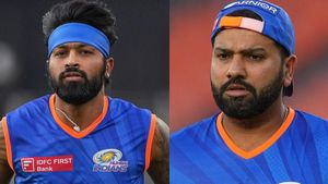   IPL 2024: 'ഹമാര രാജ രോഹിത്', എയര്‍പോര്‍ട്ടില്‍ ഹാര്‍ദിക്കിന് കൂവല്‍! മുംബൈ ആരാധകര്‍ കലിപ്പില്‍