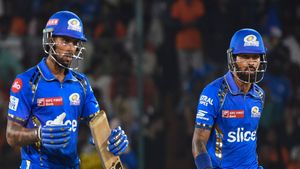   IPL 2024: മുംബൈക്ക് പിഴക്കുന്നത് എവിടെ? ഈ പ്ലേയിങ് 11നെ ഇറക്കൂ; പുഷ്പം പോലെ ജയിക്കും