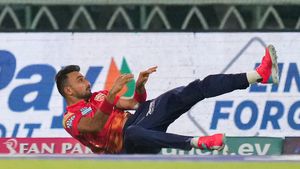    IPL 2024: ആര്‍സിബിയില്‍ 'ചെണ്ട', ഇപ്പോള്‍ പഞ്ചാബിലും 'ചെണ്ട'! ഹര്‍ഷലിന് ട്രോള്‍ പൂരം