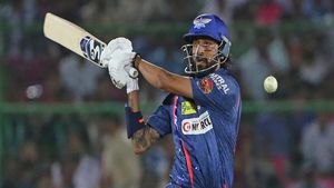   IPL 2024: ഹാര്‍ദിക് വേണ്ട, ടി20 ലോകകപ്പില്‍ ഇന്ത്യക്ക് ക്രുണാല്‍ മതി! എന്തൊരടി- സൂപ്പര്‍ ഫിനിഷര്‍