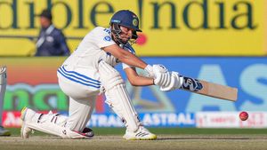 IND vs ENG: ബെയര്‍സ്‌റ്റോ 259, കുല്‍ദീപ് 348! ജഡ്ഡുവിനേക്കാള്‍ കിടു സ്വീപ്പ് ഷോട്ട്, കൈയടി