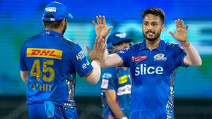 IPL 2024: അഞ്ചിന് 5 വിക്കറ്റ്! എവിടെ മധ്വാള്‍? രോഹിത്തിന്റെ തുറുപ്പുചീട്ടിനെ ഹാര്‍ദിക് ഒതുക്കി