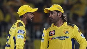 IPL 2024: കണ്ടെടോ ഞാനാ പഴയ ധോണിയെ...! പറക്കും ക്യാച്ചുമായി ധോണി; 42 ലും ധോണി തീ തന്നെ...!