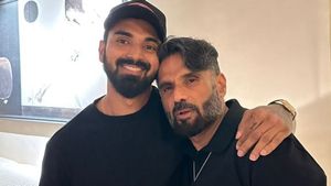 IPL 2024: മരുമകനൊക്കെ വീട്ടില്‍! സുനില്‍ ഷെട്ടിയുടെ ഫേവറിറ്റ് ടീം രാഹുലിന്റെ എല്‍എസ്ജിയല്ല, അറിയാം