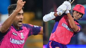   IPL 2024: അശ്വിന് നാണമില്ലേ? റണ്ണൗട്ട് പാഴാക്കിയിട്ട് ജയ്‌സ്വാളിനോട് കയര്‍ത്തു; രൂക്ഷ വിമര്‍ശനം