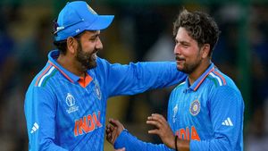    IPL 2024: ധോണി പോയതോടെ തളര്‍ന്നു, തിരിച്ചുകൊണ്ടുവന്നത് രോഹിത്- കുല്‍ദീപ് പറയുന്നു