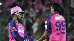    IPL 2024: സഞ്ജു രാജസ്ഥാന്‍ ടീമില്‍ എങ്ങനെ? കലിപ്പനോ, രസികനോ? തുറന്ന് പറഞ്ഞ് അശ്വിന്‍