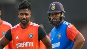   IPL 2024: സഞ്ജു രോഹിത്തിനെപ്പോലെ, ക്യാപ്റ്റന്‍സി കിടു- താരതമ്യപ്പെടുത്തി ദ്രുവ് ജുറേല്‍