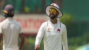   Ranji Trophy: ദുരന്തമായി ശ്രേയസ്, ഇന്ത്യ പുറത്താക്കിയത് നന്നായി, ഫ്‌ളോപ്പ് ഷോയ്ക്ക് ട്രോള്‍