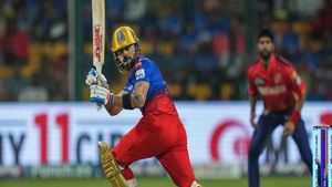   IPL 2024: മറ്റൊരു ഇന്ത്യക്കാരനുമില്ല, ചരിത്ര റെക്കോഡിട്ട് കോലി; അപൂര്‍വ്വ നേട്ടം