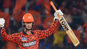   IPL 2024: അഭിഷേക് ജയ്‌സ്വാളിനെക്കാള്‍ കേമനോ? എന്തൊരടി; നേടിയത് വമ്പന്‍ റെക്കോഡ്