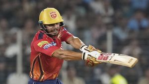 IPL 2024: ആരാണ് ആഷുതോഷ് ശര്‍മ? യുവിയുടെ റെക്കോര്‍ഡ് തകര്‍ത്ത പഞ്ചാബിന്റെ രക്ഷകന്‍!
