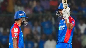 IPL 2024:ഫിഫ്റ്റി, 1 വിക്കറ്റ്, 3 ക്യാച്ച്; പക്ഷെ അക്ഷര്‍ കളിയിലെ താരമായില്ല! റിഷഭിനായി ഒതുക്കി?