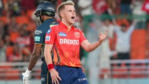 IPL 2024: ബാറ്റിങ്, ബൗളിങ്, ക്യാപ്റ്റന്‍സി എല്ലാം ദുരന്തം; വില 18.5 കോടി! കറെനെ എന്തിനു കൊള്ളാം?