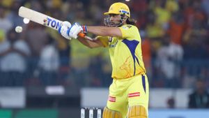 IPL 2024: 6, 6, 6, 2; സ്‌ട്രൈക്ക്‌റേറ്റ് 500! ഹാര്‍ദിക്കിനെ പഞ്ഞിക്കിട്ട് ധോണി, ലോകകപ്പിന് റെഡി?