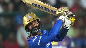   IPL 2024: ചരിത്ര നേട്ടത്തില്‍ കാര്‍ത്തിക്, ധോണിക്കും രോഹിത്തിനുമൊപ്പം എലൈറ്റ് ക്ലബ്ബില്‍