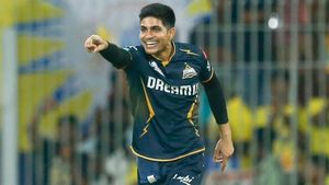 IPL 2024: സാറ സൂക്ഷിച്ചോ, ഗാലറിയിലെ സുന്ദരിയെ കണ്ട് കണ്ണുതള്ളി ഗില്‍! സ്പാനിഷ് നടിയോ, വീഡിയോ