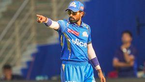 IPL 2024: ഹാര്‍ദിക്ക് അതു സമ്മതിക്കുന്നില്ല! എന്തോ കുഴപ്പമുണ്ട്? ലക്ഷ്യം ലോകകപ്പ്, മുന്‍ പേസര്‍ 