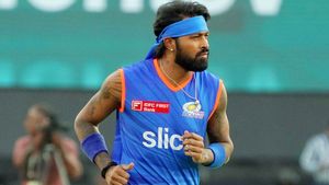 IPL 2024: മുംബൈയിലും പാണ്ഡ്യയെ നിര്‍ത്താതെ കൂവി ആരാധകര്‍; കുറച്ച് മര്യാദ കാണിക്കെന്ന് മഞ്ചരേക്കര്‍