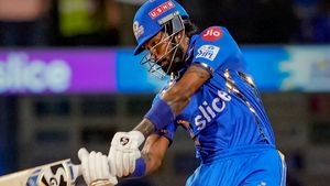   IPL 2024: 10 പന്തില്‍ 10, 2 റിവ്യൂവും പാഴാക്കി; ഹാര്‍ദിക് വന്‍ ദുരന്തം! ലോകകപ്പ് ടീമിലെടുക്കരുത്