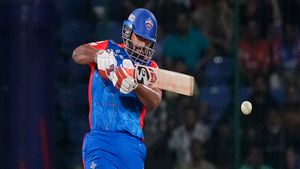   IPL 2024: റിഷഭ് സെല്‍ഫിഷ്, ഡല്‍ഹിയെ തോല്‍പ്പിച്ചു! ലോകകപ്പില്‍ സഞ്ജു മതി; രൂക്ഷ വിമര്‍ശനം