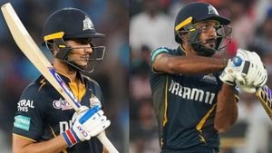   IPL 2024: ശുബ്മാന്‍ ഗില്‍ സെഞ്ച്വറി നേടിയേനെ, വില്ലനായത് വിജയ്? വിമര്‍ശിച്ച് ആരാധകര്‍