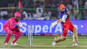    IPL 2024: വിമര്‍ശിച്ചവര്‍ കാണൂ, കിങ് കോലി; എട്ടാം സെഞ്ച്വറി- പക്ഷെ ഇത് നാണക്കേട്