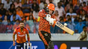    IPL 2024: തോറ്റ് മടങ്ങി പഞ്ചാബ്, ജയത്തോടെ ഹൈദരാബാദ് പ്ലേ ഓഫിലേക്ക്; അഭിഷേക് മിന്നിച്ചു