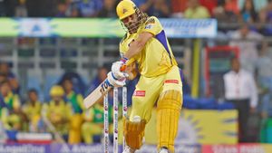 IPL 2024: സിക്‌സറടിച്ച് സ്വയം ആളാവണം, ധോണി സ്വാര്‍ഥന്‍! മിച്ചെലിനെ അപമാനിച്ചു; രൂക്ഷ വിമര്‍ശനം