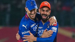   IPL 2024: സഞ്ജുവിന്റെ മിടുക്കല്ല, ആര്‍സിബിയെ തോല്‍പ്പിച്ചത് ഡുപ്ലെസിസ്! ക്യാപ്റ്റന്‍സി ദുരന്തം