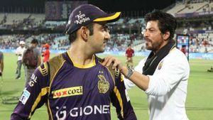 IPL 2024: കെകെആറിനെ കയ്യൊഴിയരുത്! ഗംഭീറിന് ബ്ലാങ്ക് ചെക്ക് നല്‍കി ഷാരൂഖ്; 10 വര്‍ഷത്തേക്ക് തുടരണം!