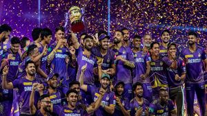   IPL 2024: ആവേശത്തോടെ അലറി, തുള്ളിച്ചാടി; ഗംഭീറിന്റെ വിജയാഘോഷം വൈറല്‍