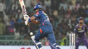   IPL 2024: പവര്‍പ്ലേയില്‍ 17 പന്തില്‍ 19, രാഹുല്‍ ലഖ്‌നൗവിന്റെ ശാപം! കളി തോല്‍പ്പിച്ചു; വിമര്‍ശനം