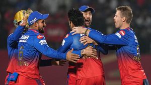   IPL 2024: സിഎസ്‌കെ പ്ലേ ഓഫ് മോഹിക്കേണ്ട, ആര്‍സിബി തകര്‍ക്കും! കാരണങ്ങളിതാ
