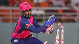   IPL 2024: തേര്‍ഡ് അംപയറുടെ ചതി, ഹെഡ്ഡിന്റെ റണ്ണൗട്ട് നല്‍കിയില്ല! കലിപ്പിച്ച് സഞ്ജു- വിവാദം