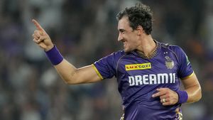 IPL 2024: ഹൈദരാബാദിനെ വീഴ്ത്തിയ തന്ത്രം വെളിപ്പെടുത്തി സ്റ്റാര്‍ക്; പത്തിയില്‍ നോക്കി തന്നെ അടിച്ചു! 
