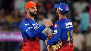 IPL 2024: തകര്‍ന്നു പോയ ആ കാലത്ത് എന്നെ സഹായിച്ചത് ദിനേശ് കാര്‍ത്തിക്; വെളിപ്പെടുത്തി വിരാട്‌