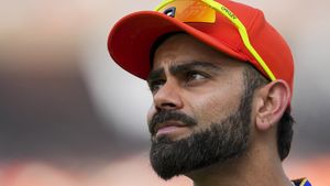IPL 2024: പ്രതീക്ഷിച്ചതിലും നേരത്തെ കോലി വിരമിക്കും? വെളിപ്പെടുത്തി ഇതിഹാസ താരം