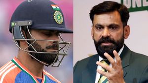   T20 World Cup 2024: കോലി സെല്‍ഫിഷ്, സ്വന്തം നേട്ടത്തിനായി കളിക്കുന്നു! വിമര്‍ശിച്ച് ഹഫീസ്