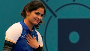  Olympic 2024: ഇന്ത്യ അക്കൗണ്ട് തുറന്നു, ഷൂട്ടിങ്ങില്‍ മനു ഭാക്കറിന് വെങ്കലം; ചരിത്ര നേട്ടം