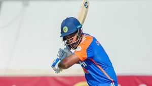   IND vs SL: സഞ്ജുവിന് ശ്രീലങ്കയെ പേടി, ടി20 ടീമിലേക്ക് പരിഗണിക്കരുത്! ഈ കണക്കുകള്‍ നോക്കൂ