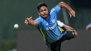    IND vs SL: 9 വര്‍ഷം, 29 മത്സരം മാത്രം! സഞ്ജു മൂന്നാം ടി20യിലും വേണം; കാരണങ്ങളിതാ