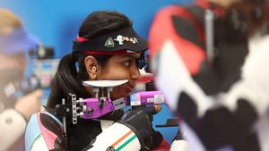 Olympics 2024: എ സി ഇല്ല, വിയര്‍ത്തൊലിച്ച് ഷൂട്ടര്‍മാര്‍, ഭക്ഷണവും പ്രശ്‌നം! താരങ്ങള്‍ക്ക് ദുരിതം