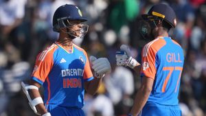 IND vs ZIM: ഗില്ലിന് ഇത്രക്ക് അസൂയയോ? ജയ്‌സ്വാളിന്റെ സെഞ്ച്വറി നിഷേധിച്ചു! ചതിയനെന്ന് ആരാധകര്‍
