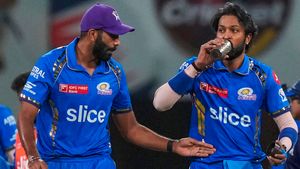   IPL 2025: ബുംറ മുംബൈ വിടും? ആര്‍സിബിയിലേക്കെന്ന് സൂചന; ഹാര്‍ദിക്കിനെ തിരിച്ചെത്തിക്കാന്‍ ജിടി