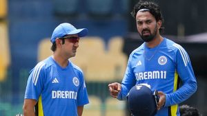    IND vs SL: രണ്ട് പേരും ഒരുമിച്ച് വേണ്ട! റിഷഭ്, രാഹുല്‍ ഇവരിലാരാവും കീപ്പര്‍? രോഹിത് പറയുന്നു