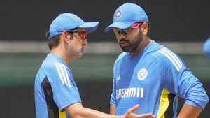 IND vs BAN: ഗംഭീറിന് പണി കൊടുക്കാന്‍ രോഹിത്! ലക്ഷ്യം ആ നേട്ടം, സച്ചിനെ തൊടാന്‍ കിട്ടില്ല 